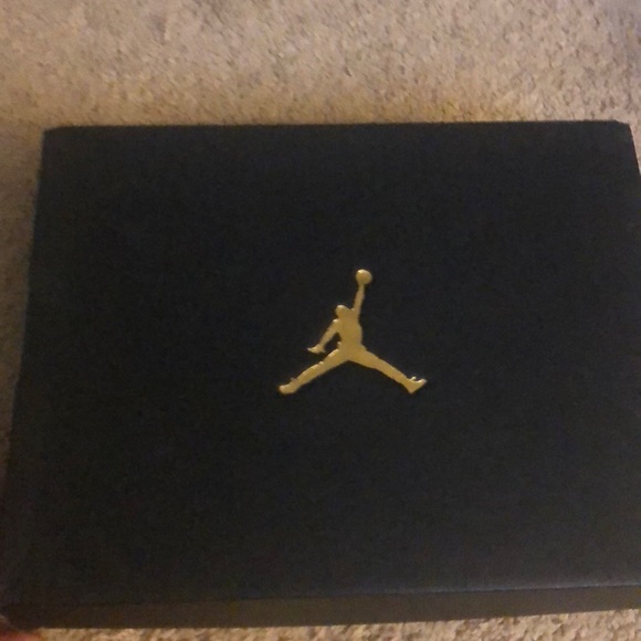 Jordan retro 4 BP size 2y - Picture 3 of 6